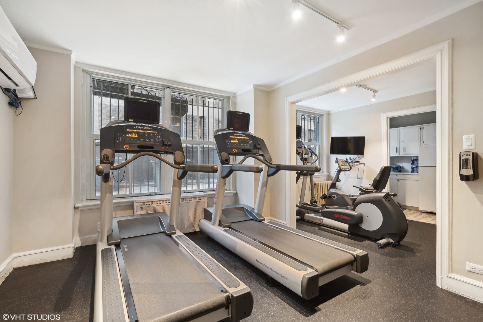 3500 N Lake Shore Drive 11c Property Photo 46