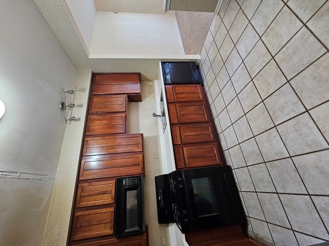 2923 Bartlett Court 2923 Property Photo 17