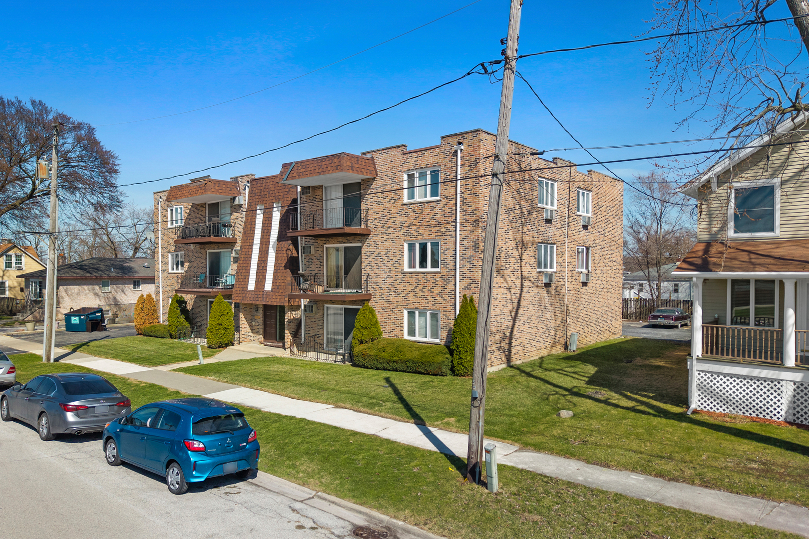103 E Eleanor Street Property Photo 2