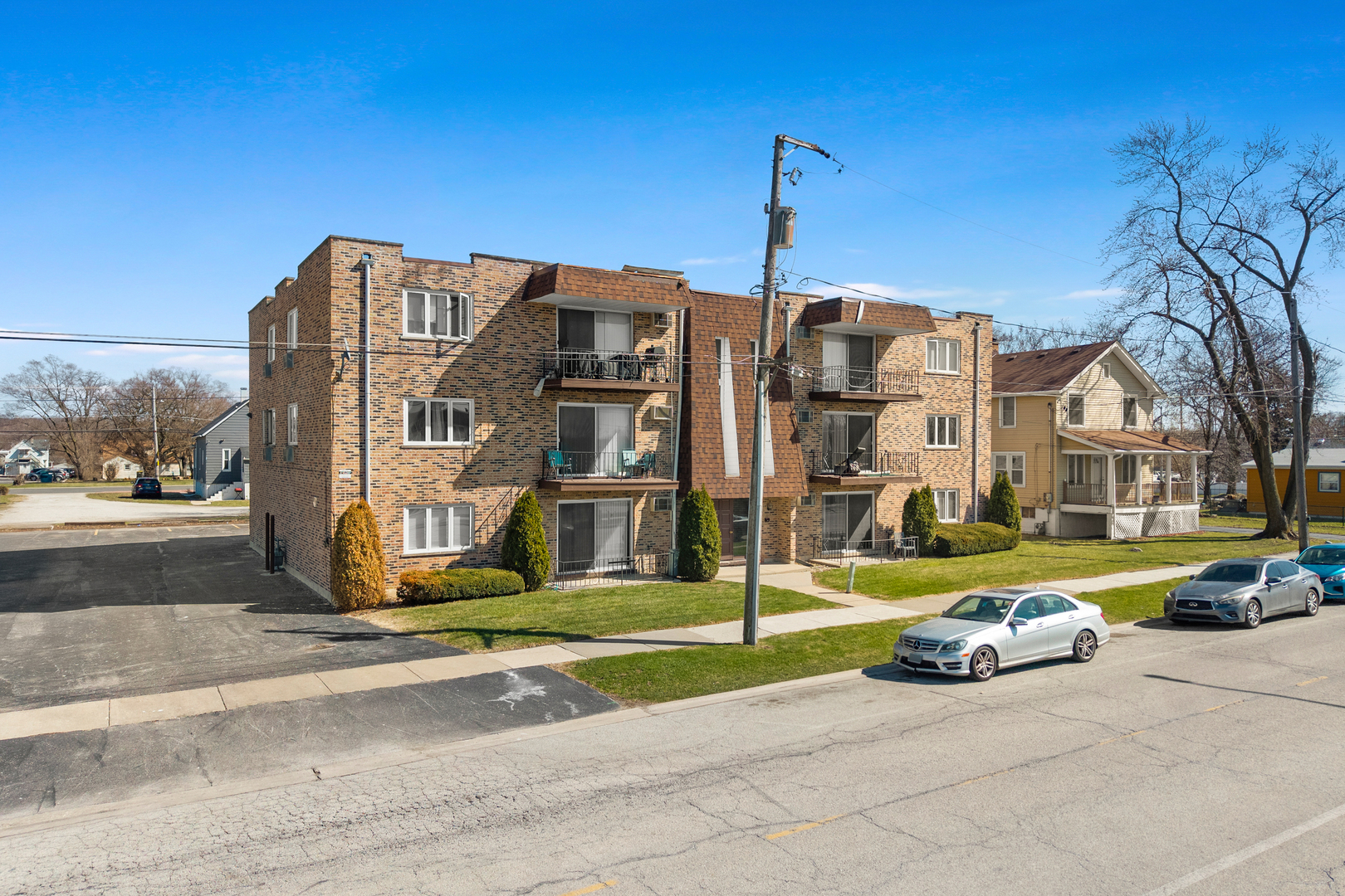 103 E Eleanor Street Property Photo 4