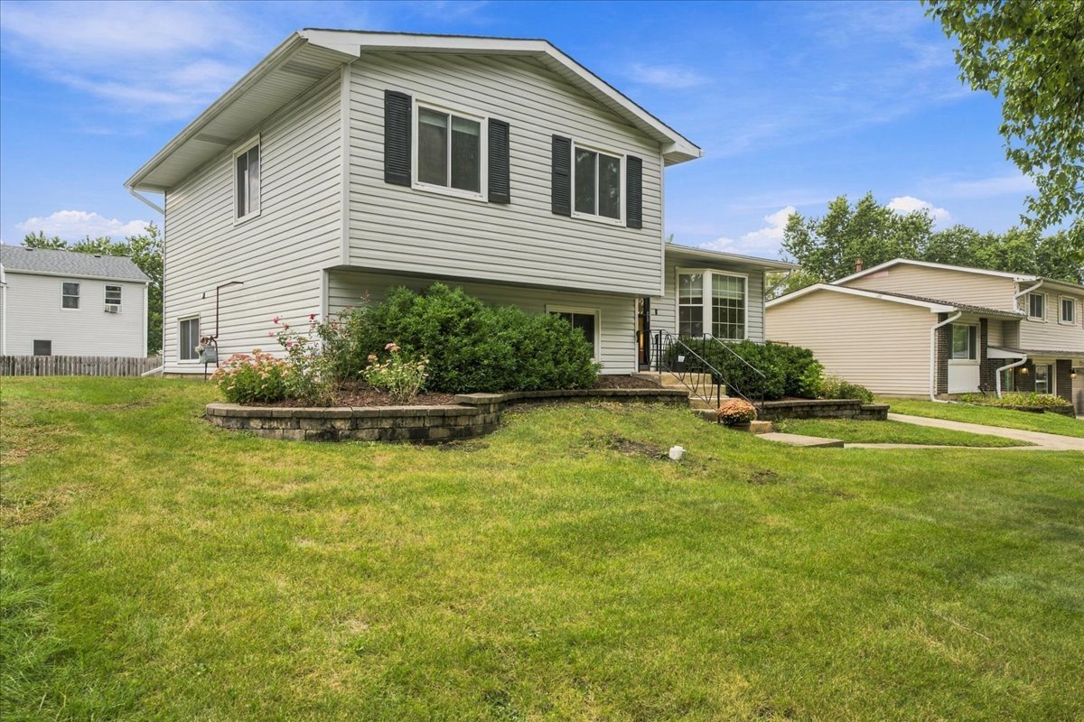 273 Lyons Drive Property Photo 3