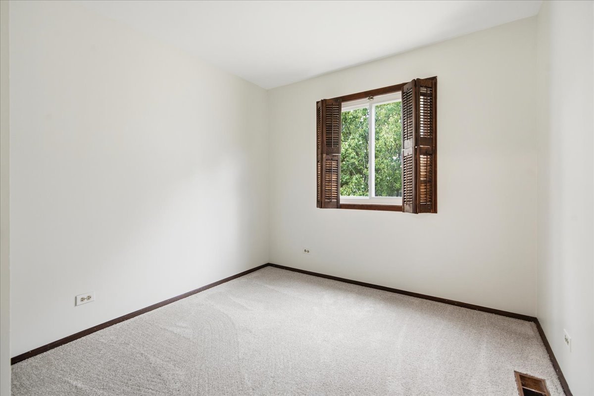 273 Lyons Drive Property Photo 15