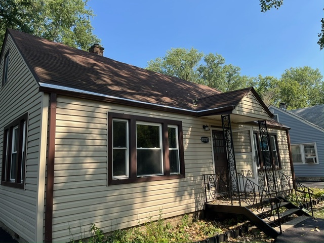 15711 Whipple Avenue Property Photo 1