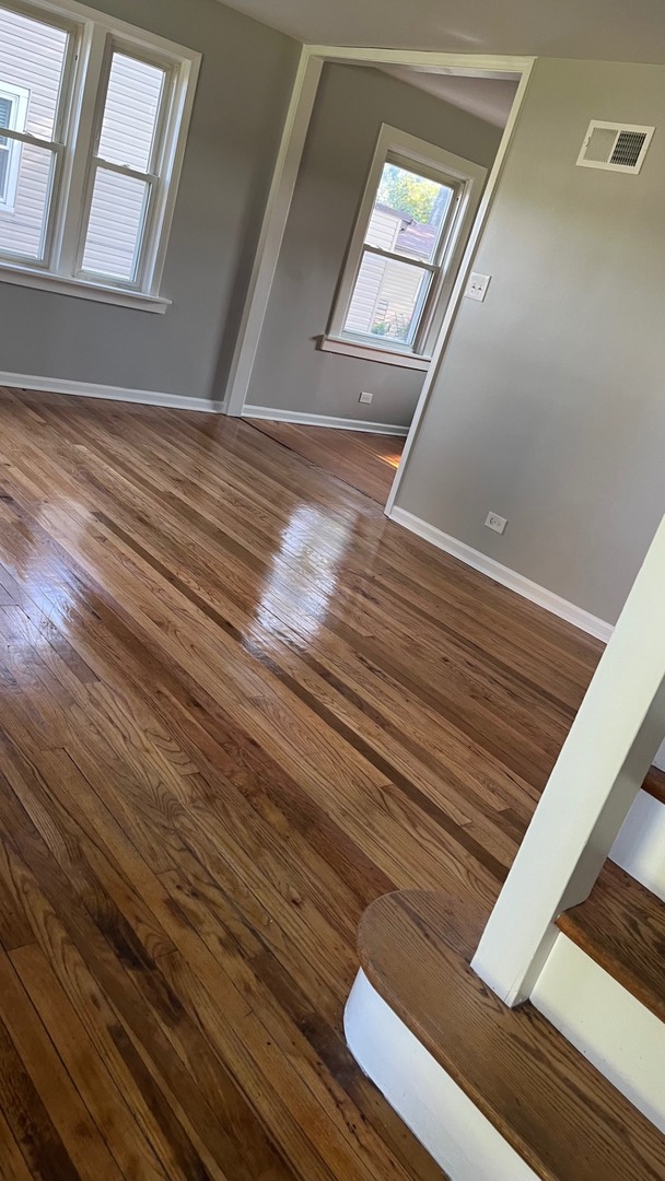 15711 Whipple Avenue Property Photo 3