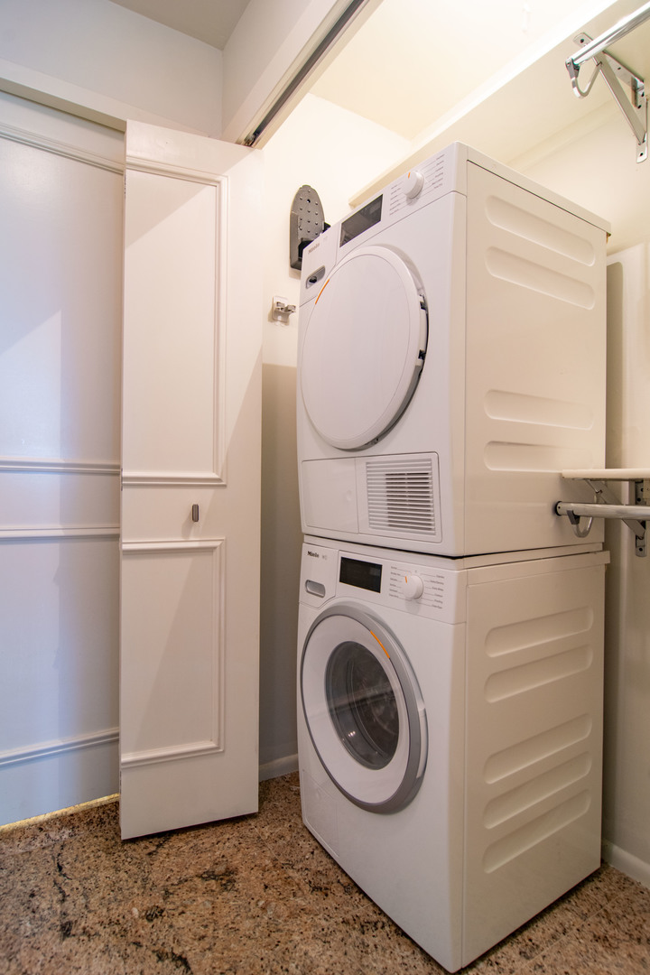 201 E Chestnut Street 23a Property Photo 14