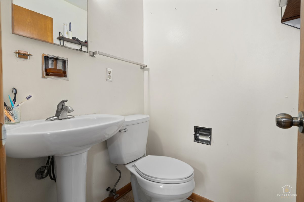 4611 Upland Drive Property Photo 8