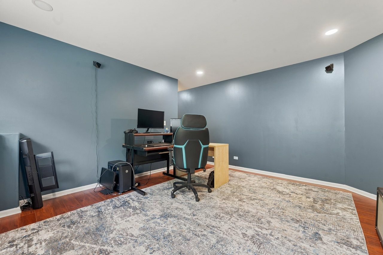 1002 Savoy Court Property Photo 24