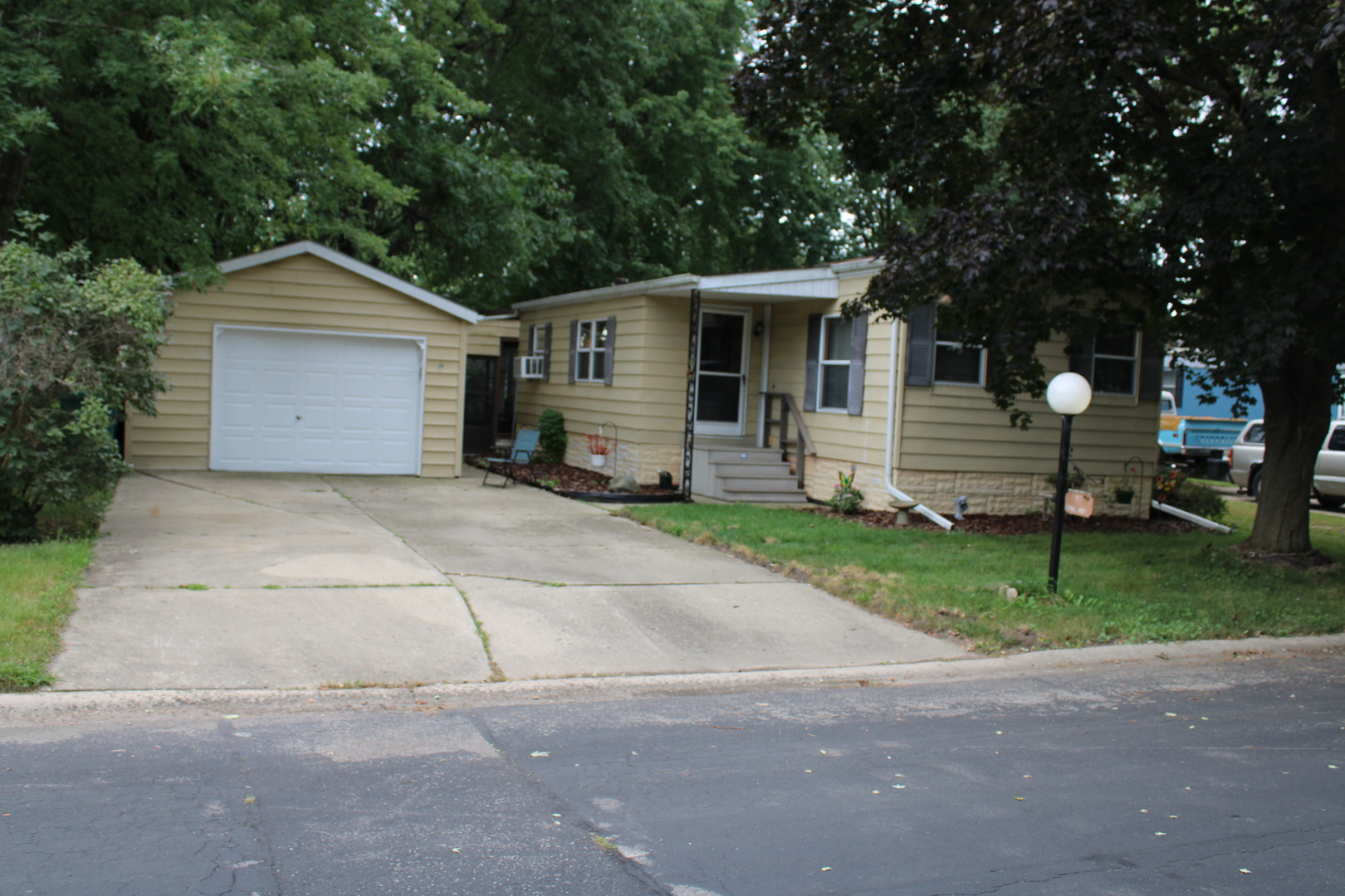 92 Oak Avenue Property Photo 2