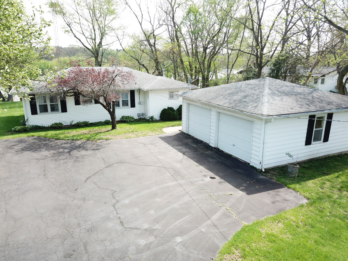 22016 Il-113 Route Property Photo 6