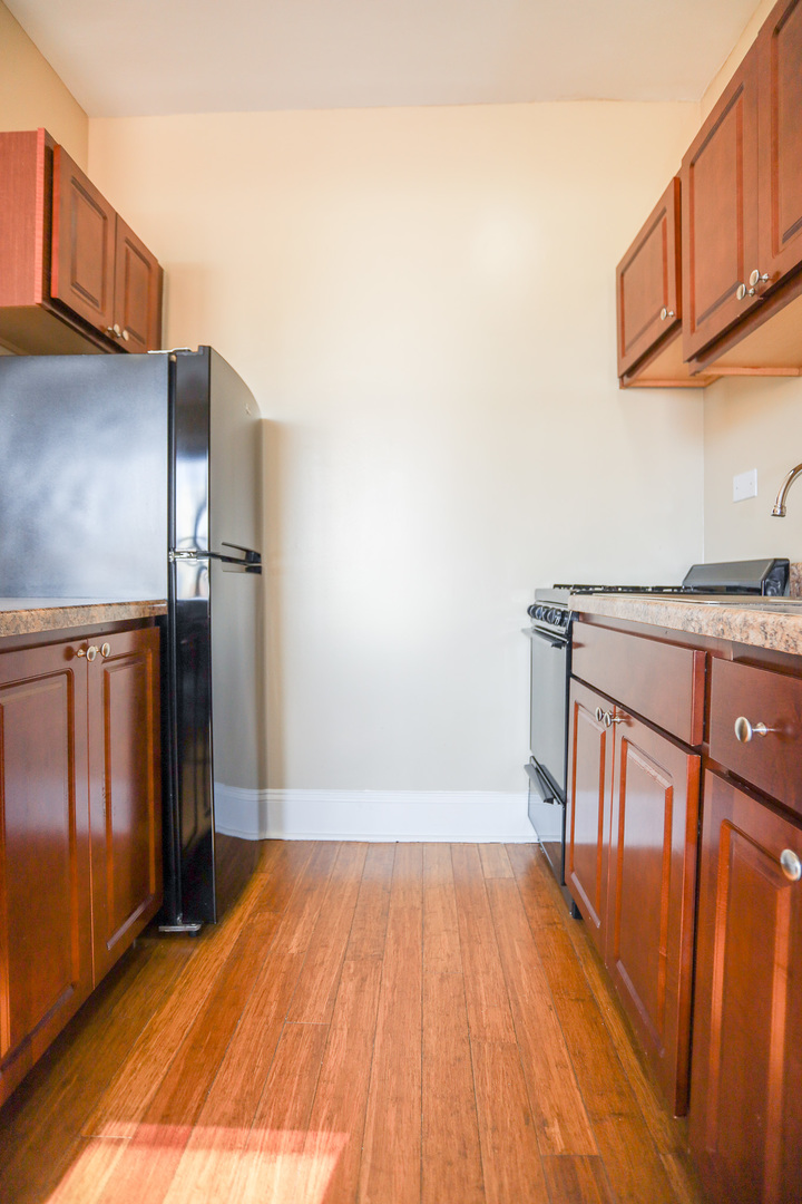 5326 S Cornell Avenue 410 Property Photo 3