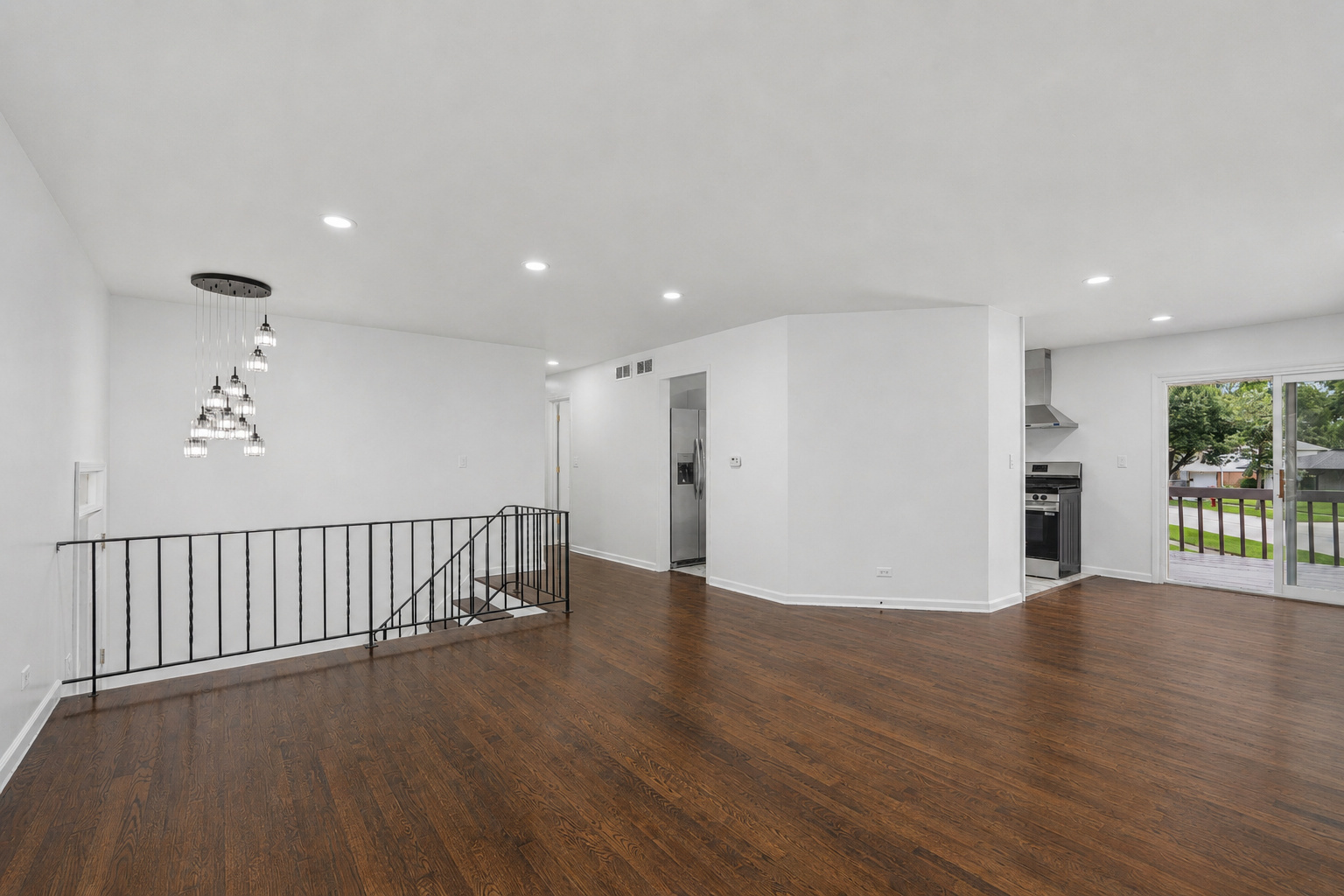 669 White Pine Road Property Photo 3