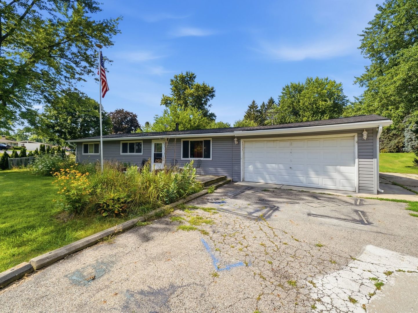 3715 Claremont Road Property Photo 2