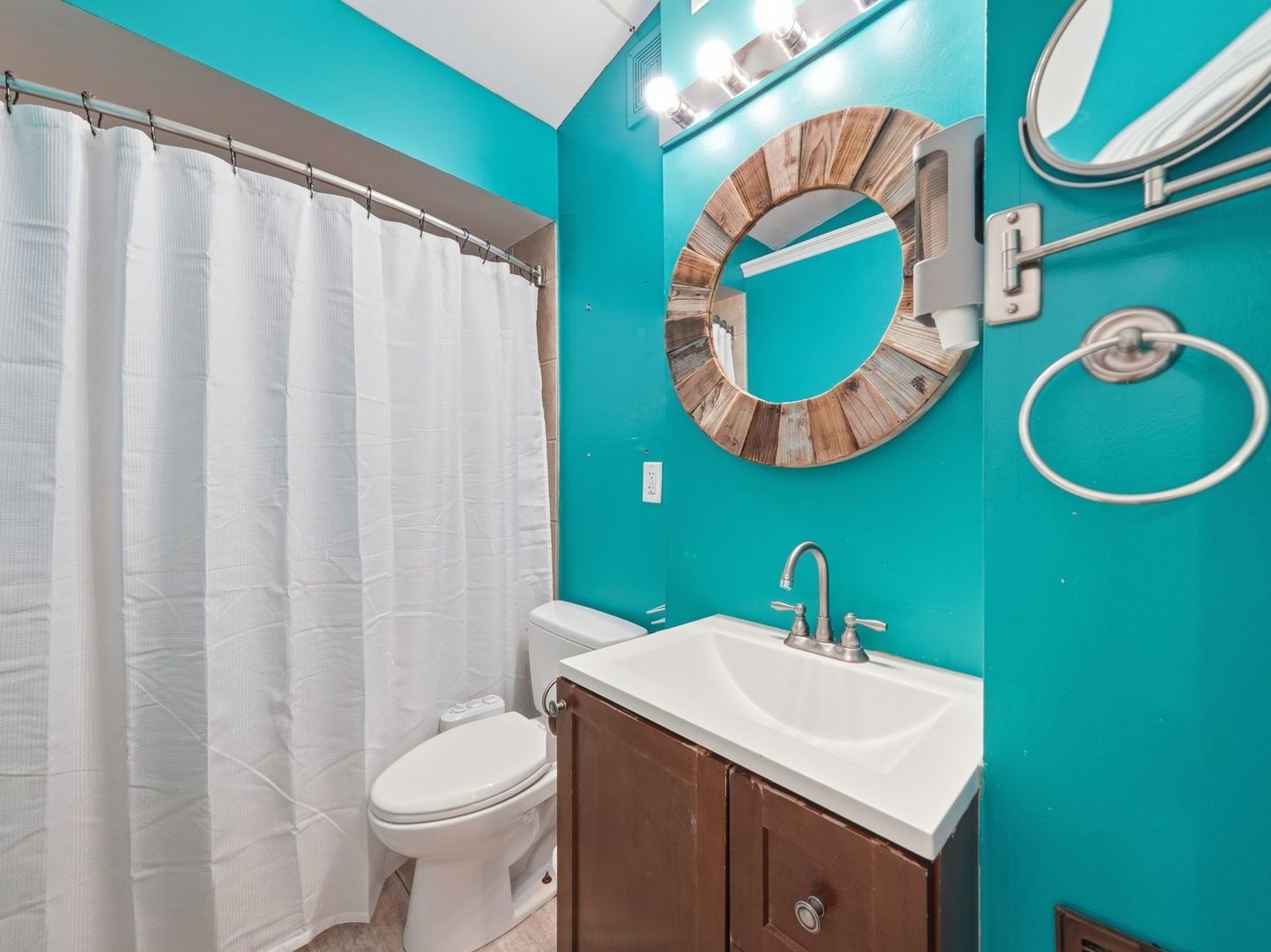 3715 Claremont Road Property Photo 13