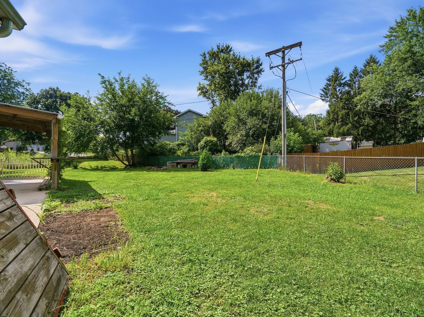 3715 Claremont Road Property Photo 21