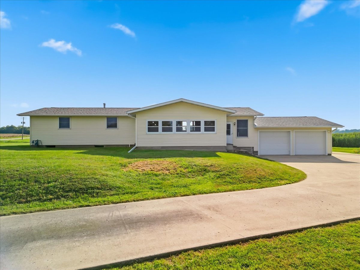 15661 Moline Road Property Photo 3