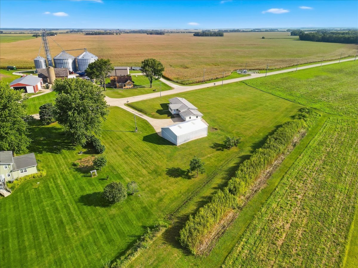 15661 Moline Road Property Photo 7