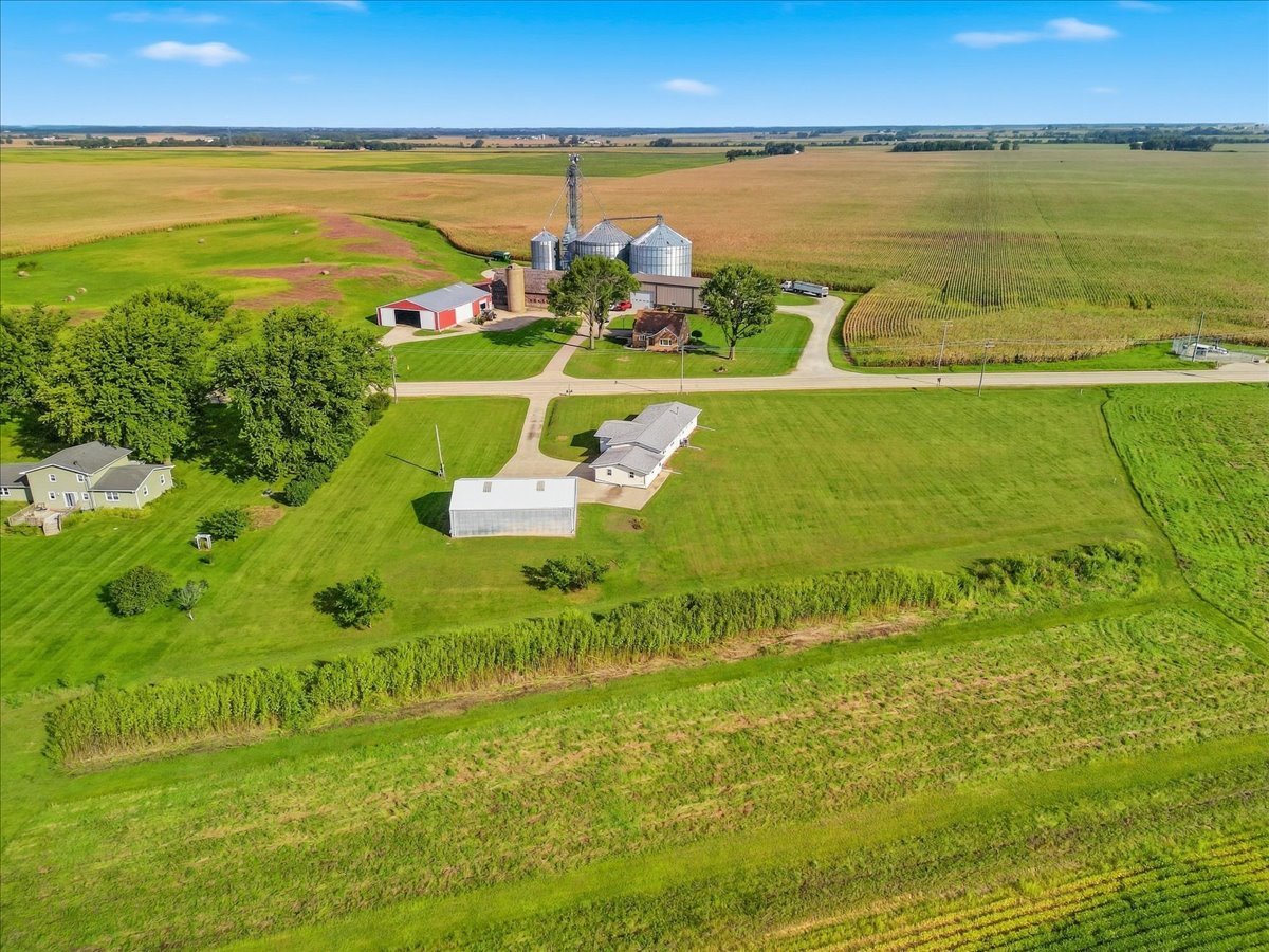 15661 Moline Road Property Photo 8