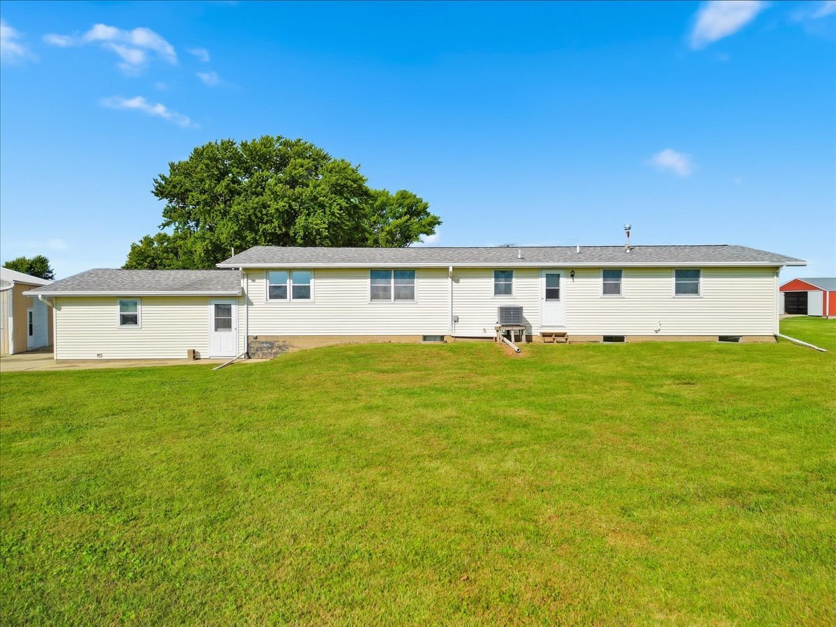 15661 Moline Road Property Photo 11
