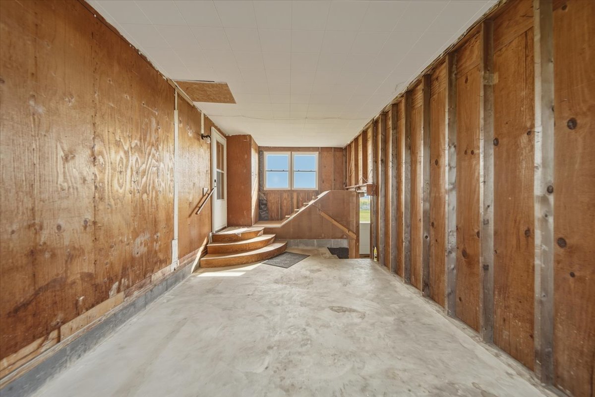 15661 Moline Road Property Photo 14