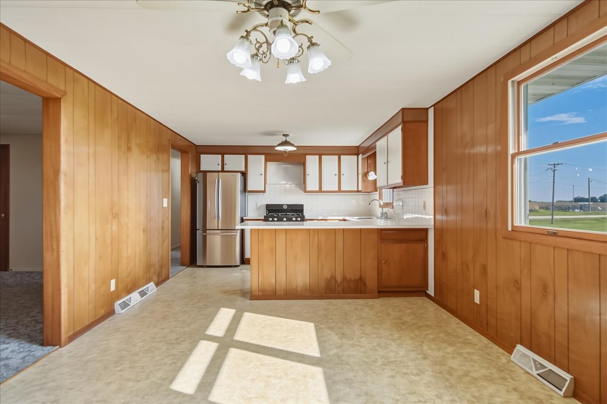 15661 Moline Road Property Photo 18