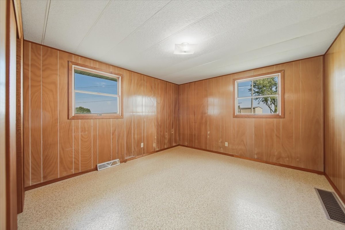 15661 Moline Road Property Photo 31