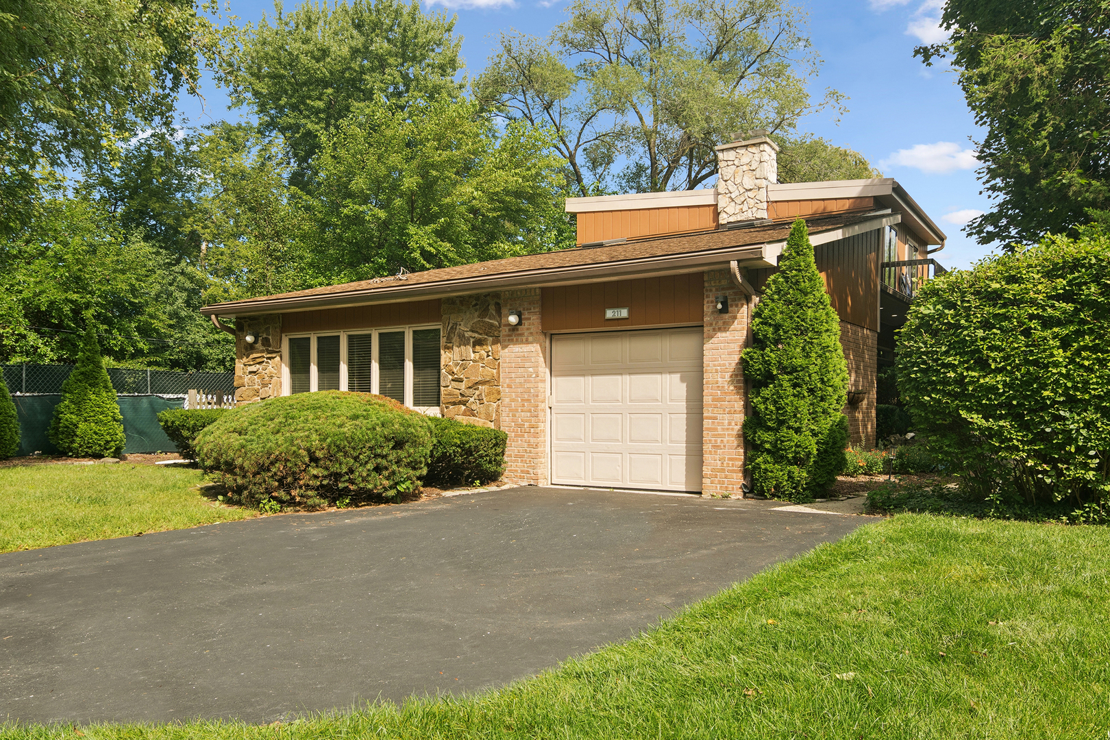 211 Blackhawk Road Property Photo 1