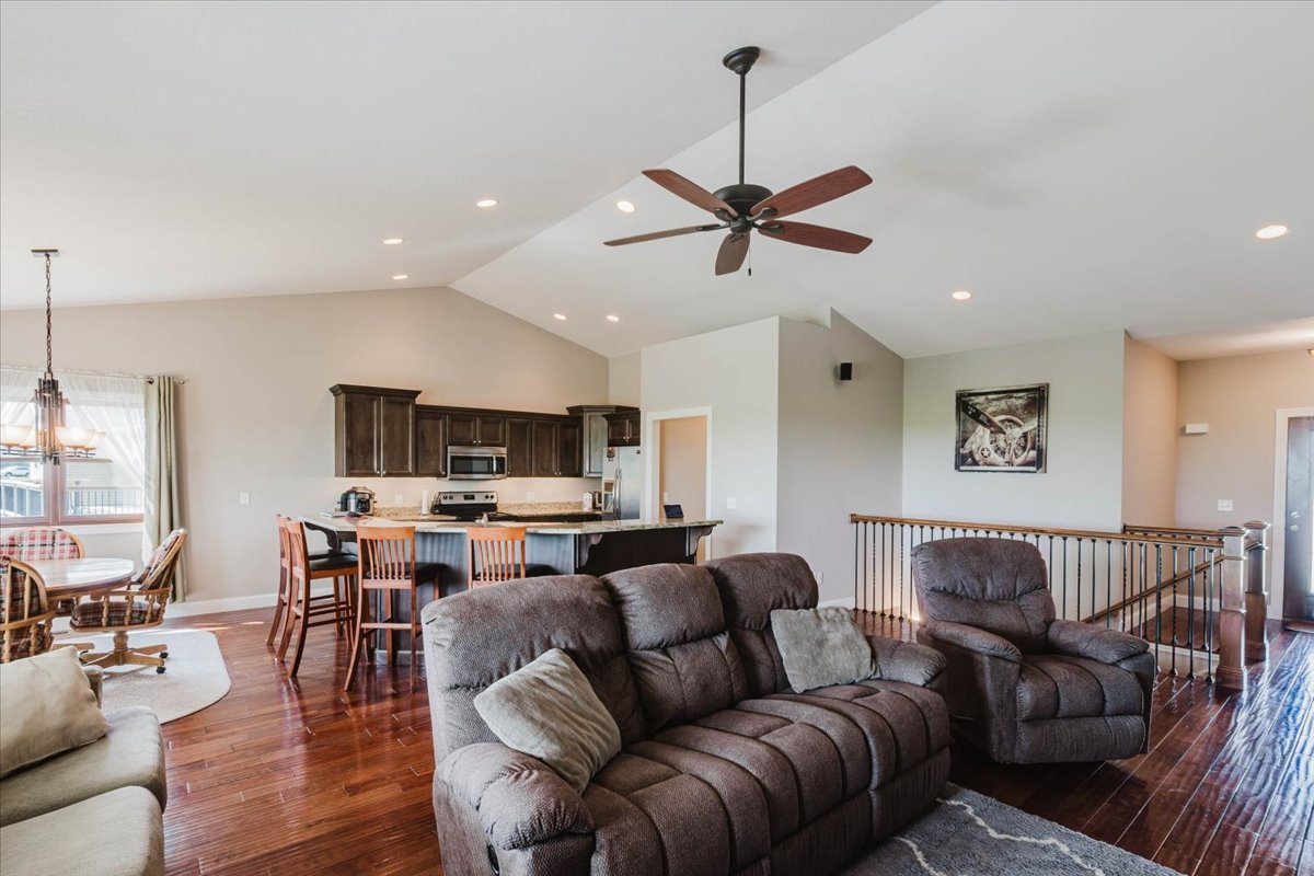 615 Prairie Meadows Drive Property Photo 4