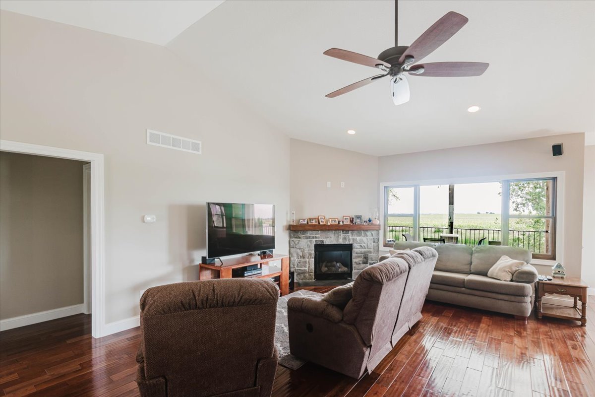 615 Prairie Meadows Drive Property Photo 10
