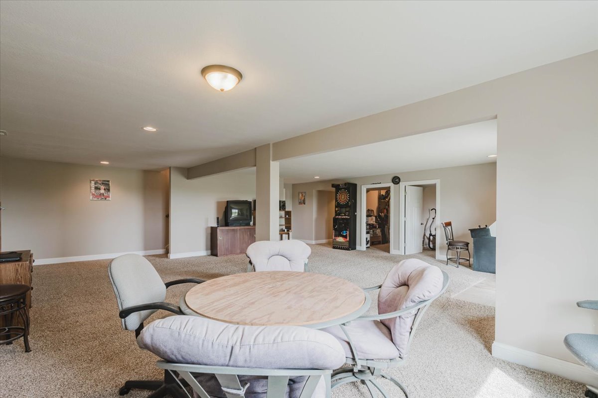 615 Prairie Meadows Drive Property Photo 22