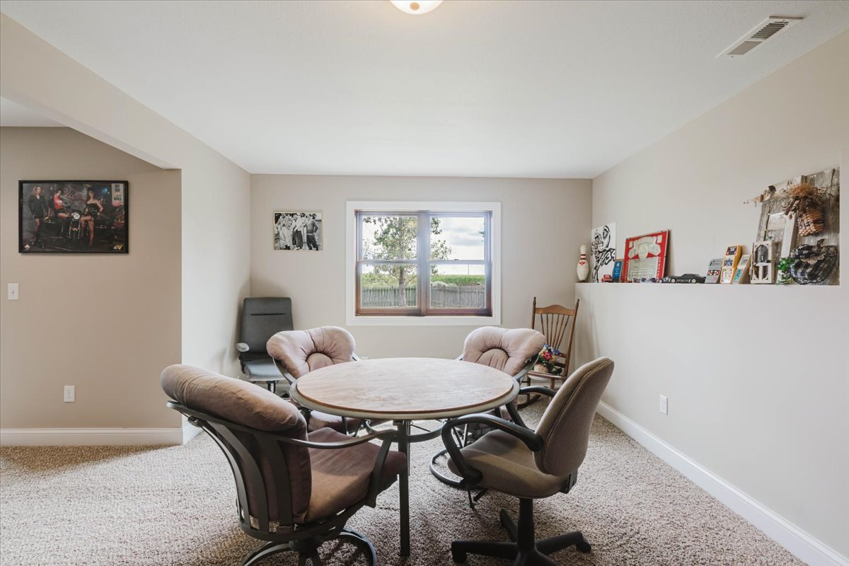 615 Prairie Meadows Drive Property Photo 24