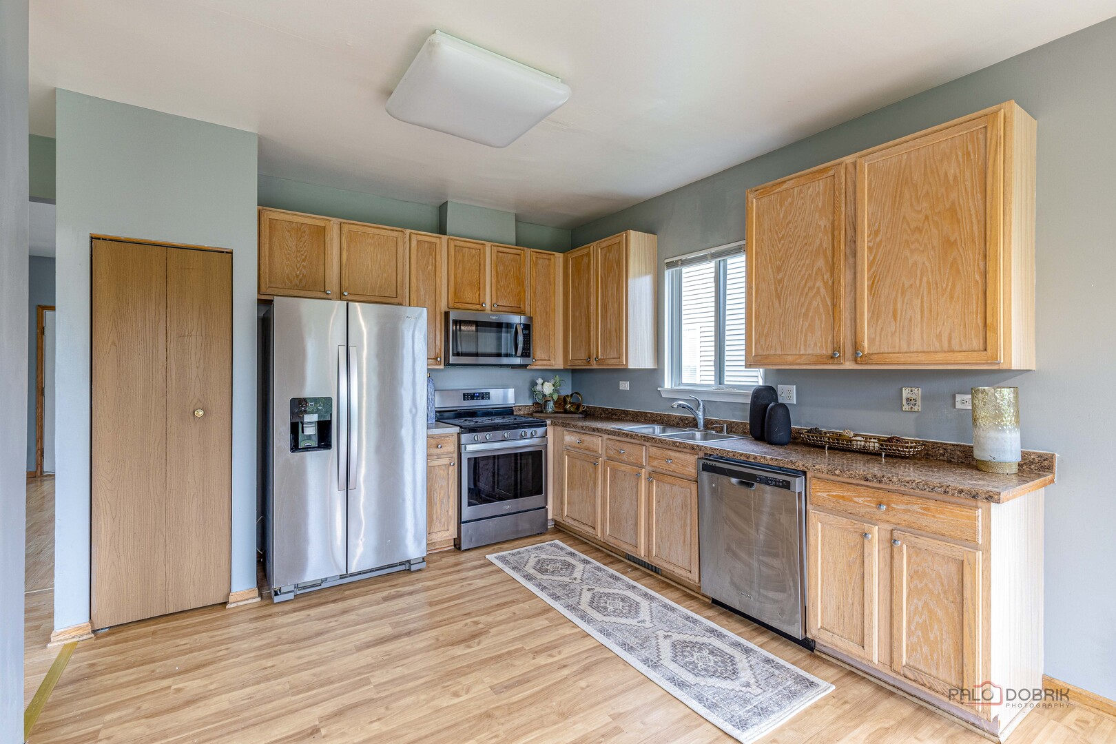 357 W Waterbury Drive Property Photo 9