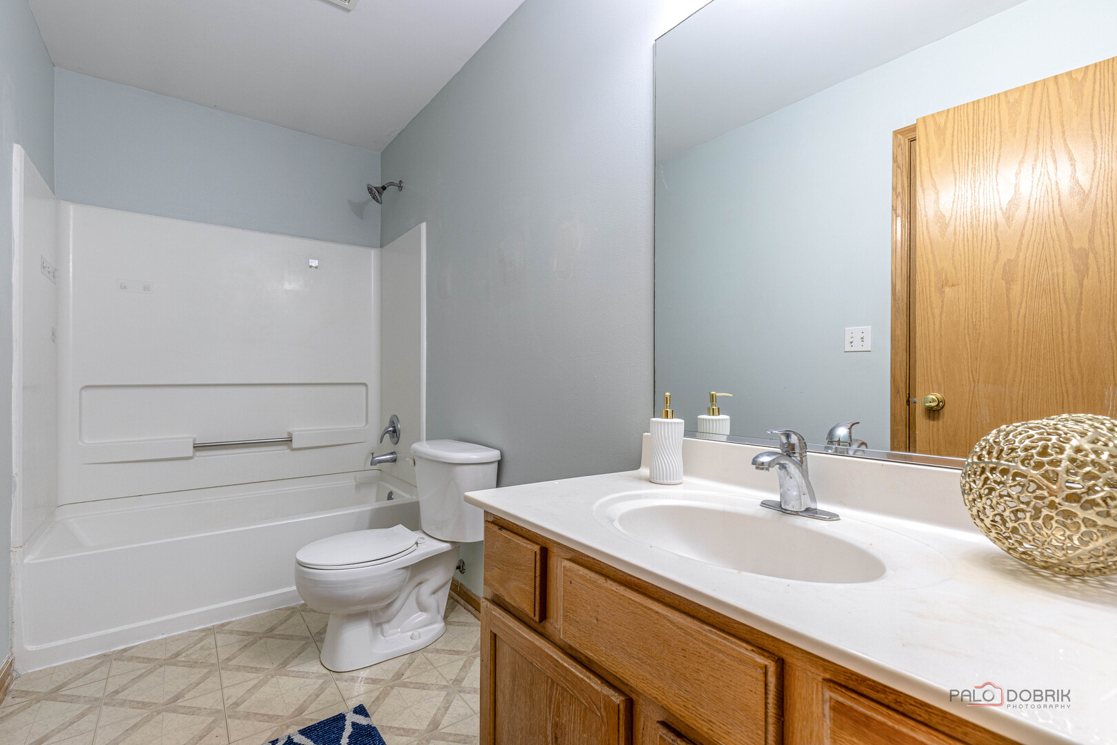 357 W Waterbury Drive Property Photo 18