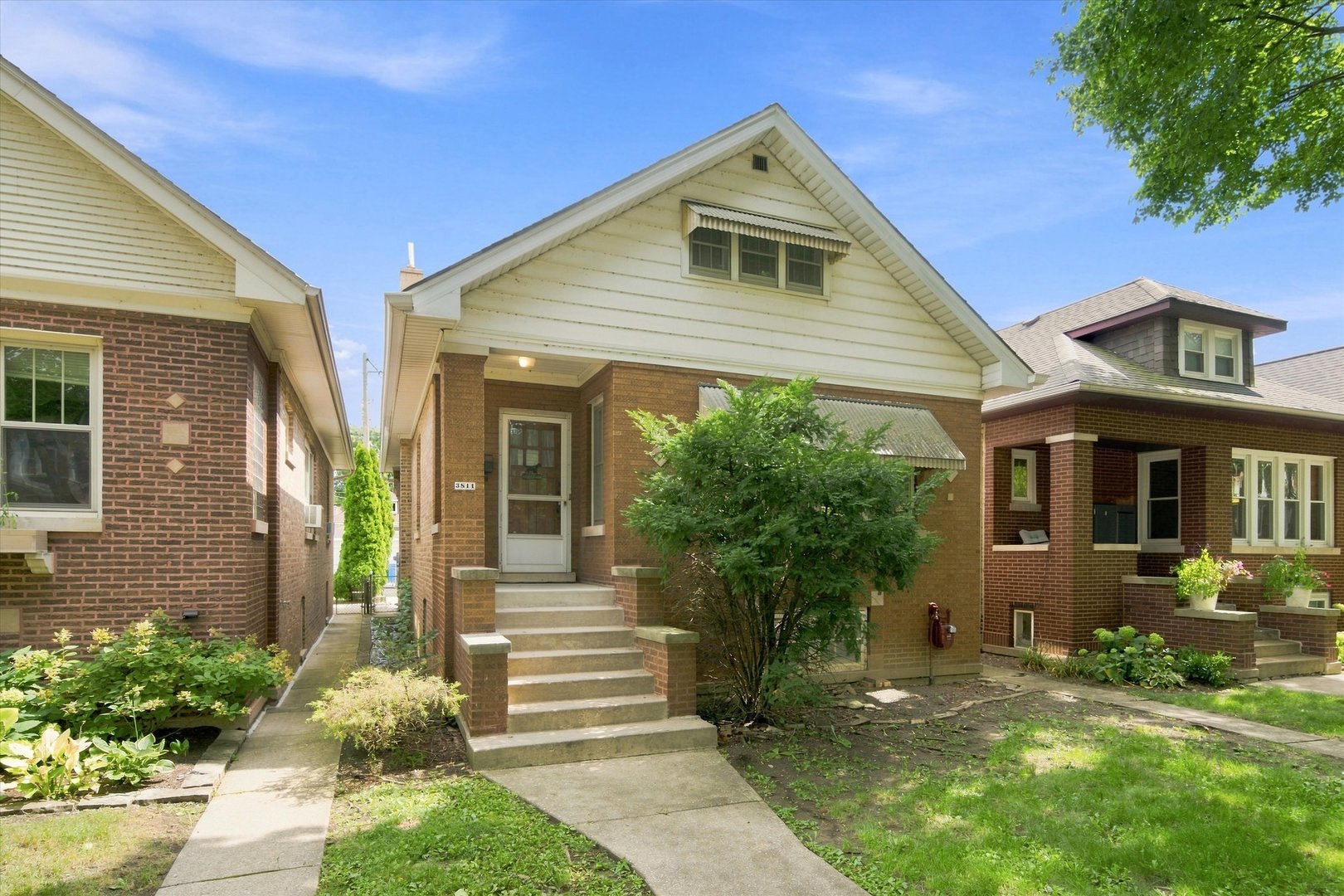 3811 N Francisco Avenue Property Photo 2