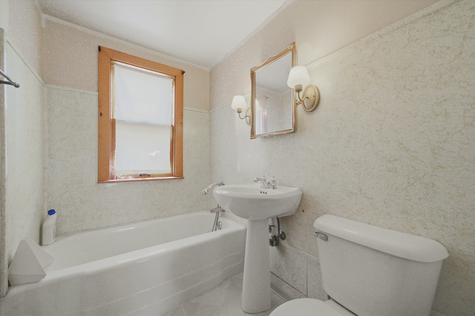 3811 N Francisco Avenue Property Photo 7