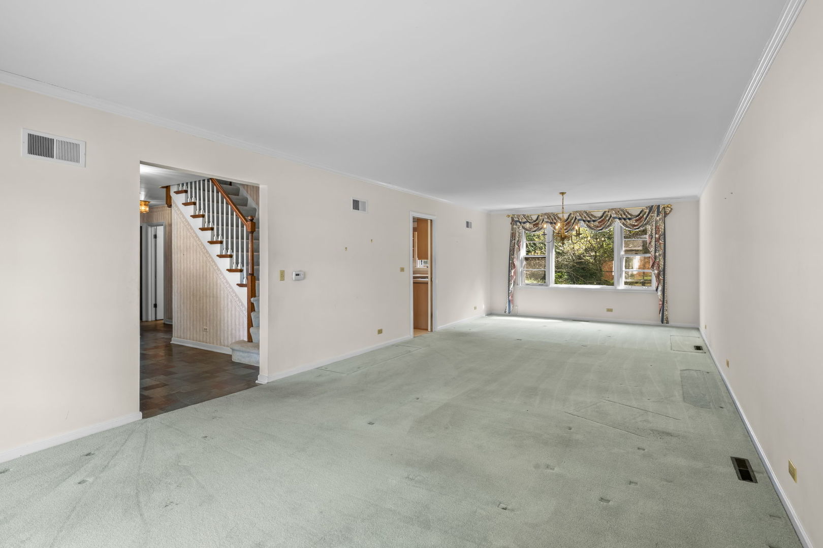 705 S Kennicott Avenue Property Photo 5