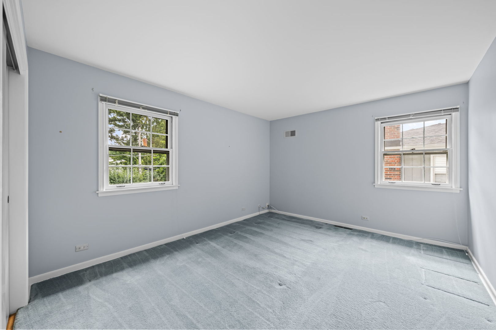 705 S Kennicott Avenue Property Photo 14
