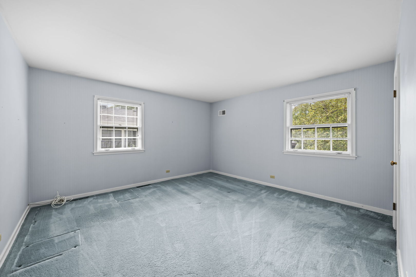 705 S Kennicott Avenue Property Photo 15