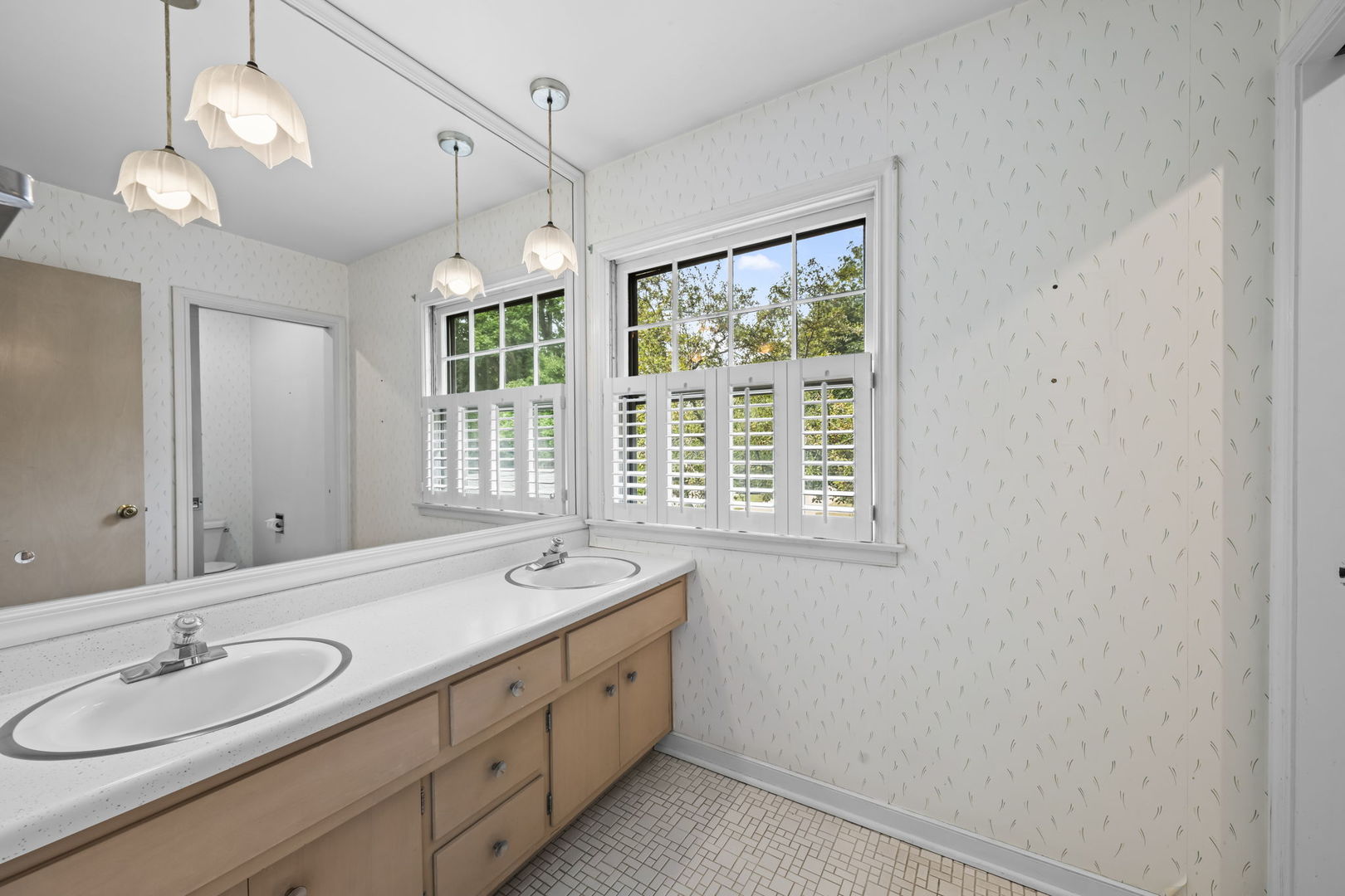 705 S Kennicott Avenue Property Photo 17