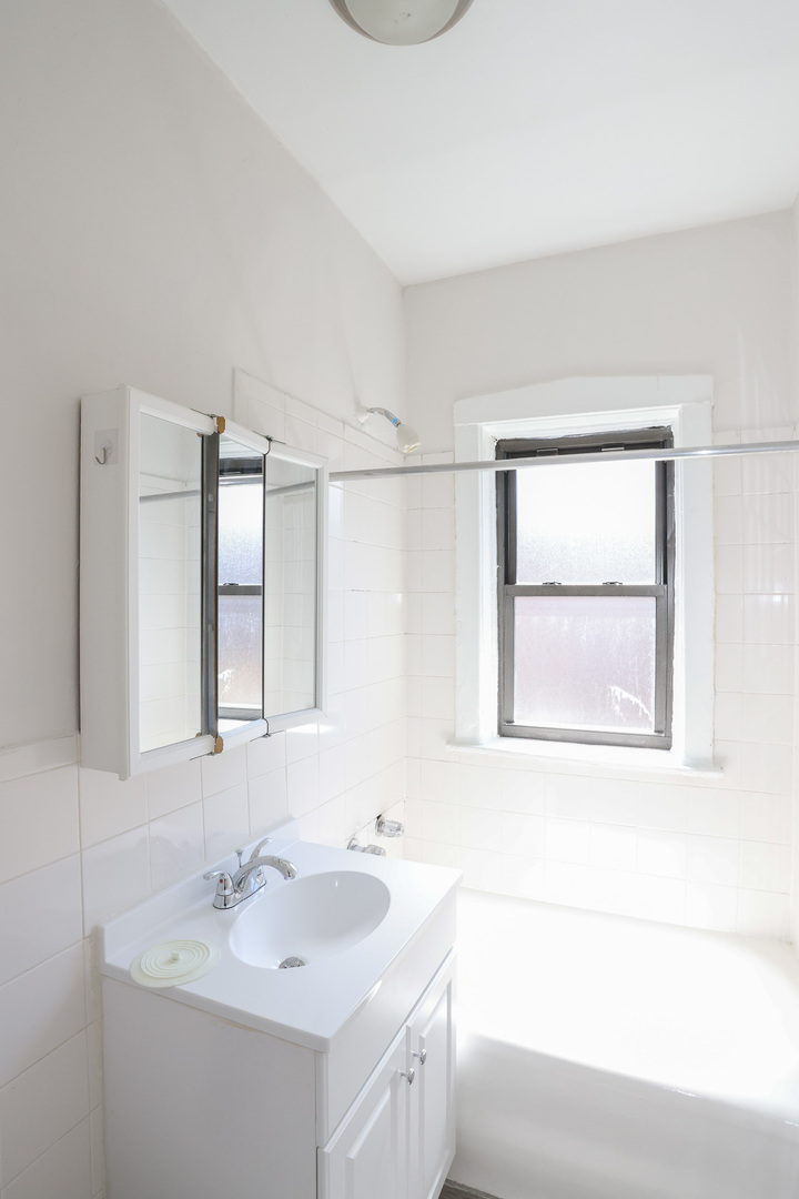 5419 S Harper Avenue 311 Property Photo 8