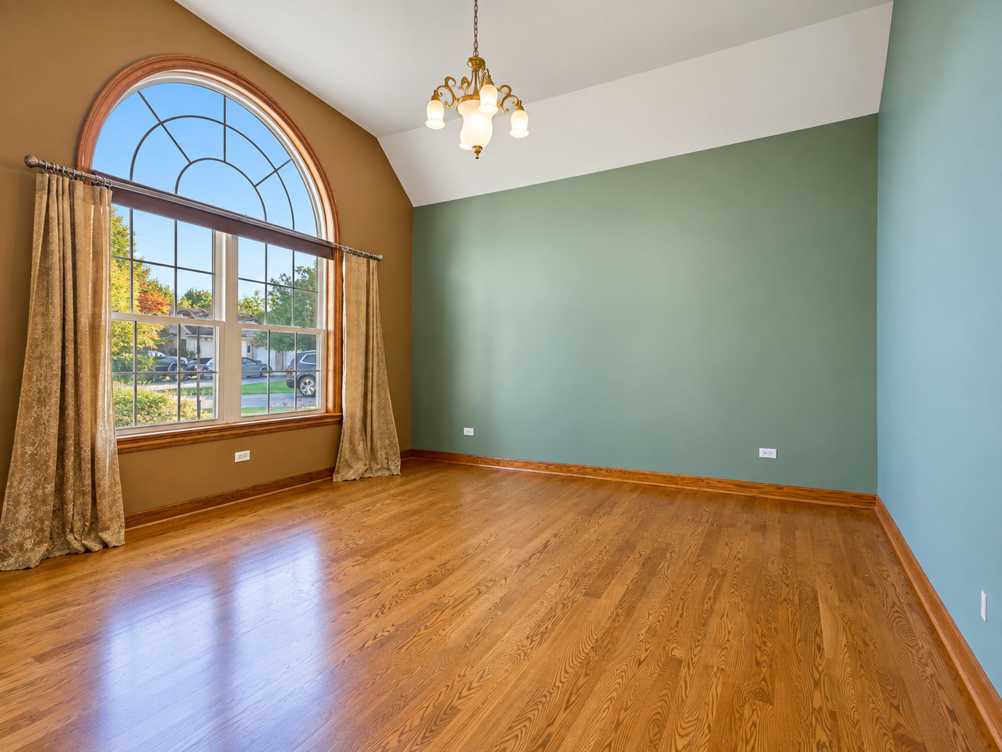 12758869 Property Photo 4