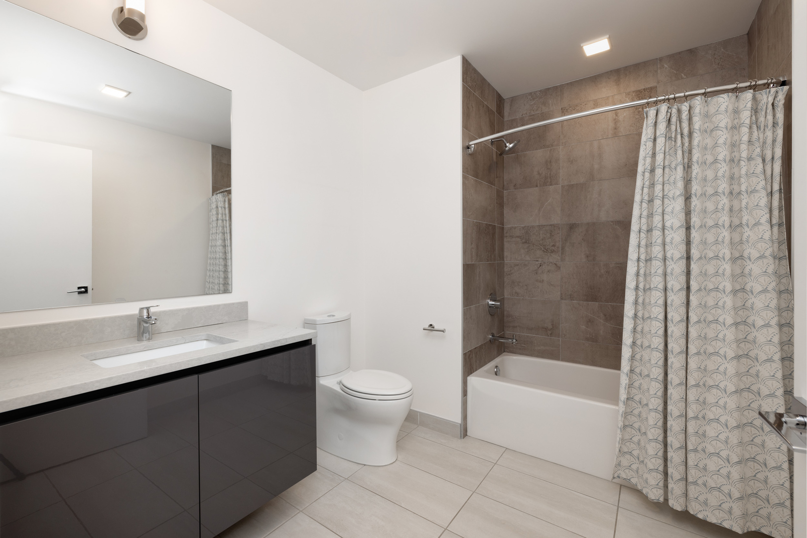 1000 W Monroe Street 201 Property Photo 16