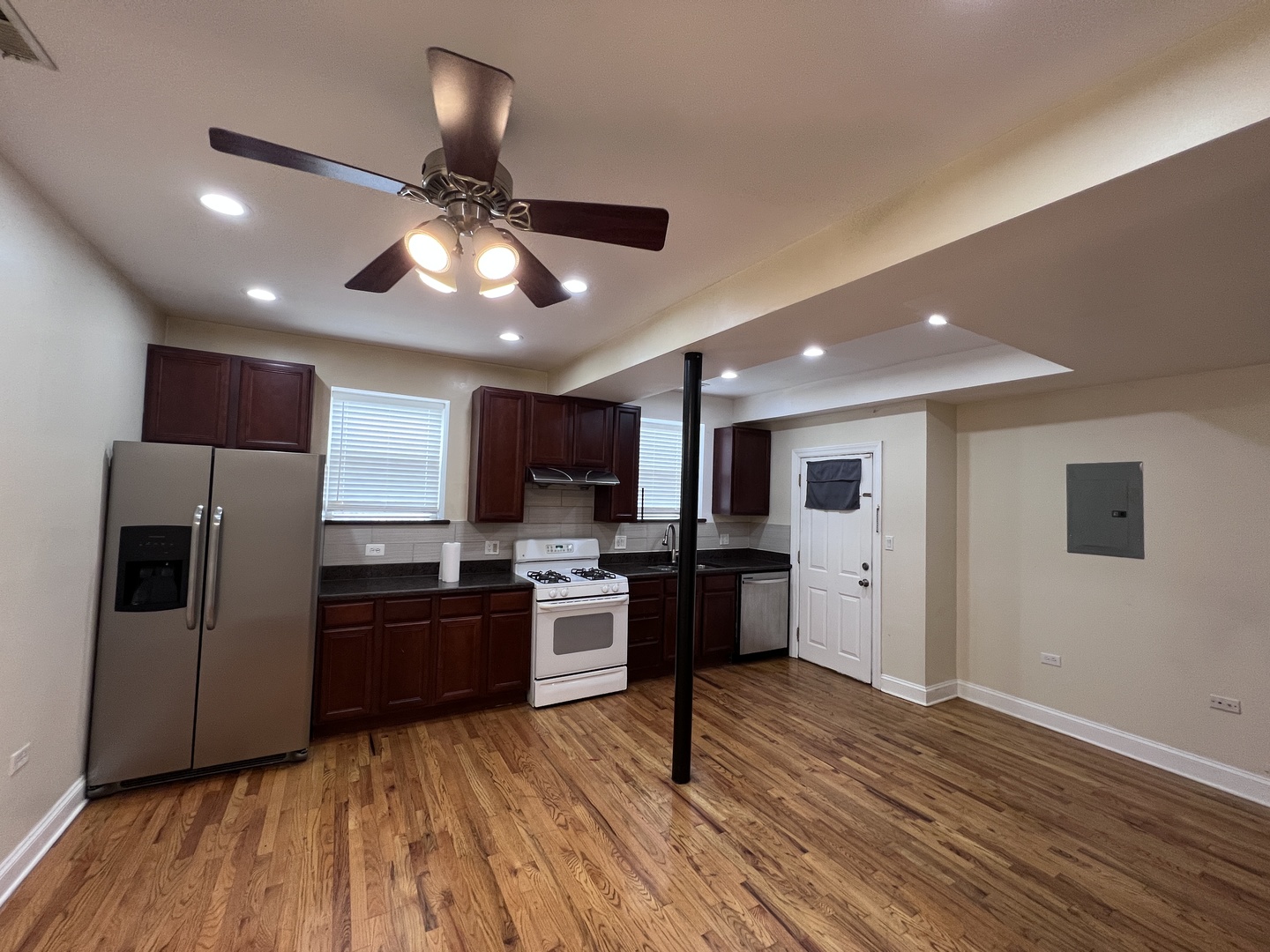 4814 N Avers Avenue G Property Photo 3