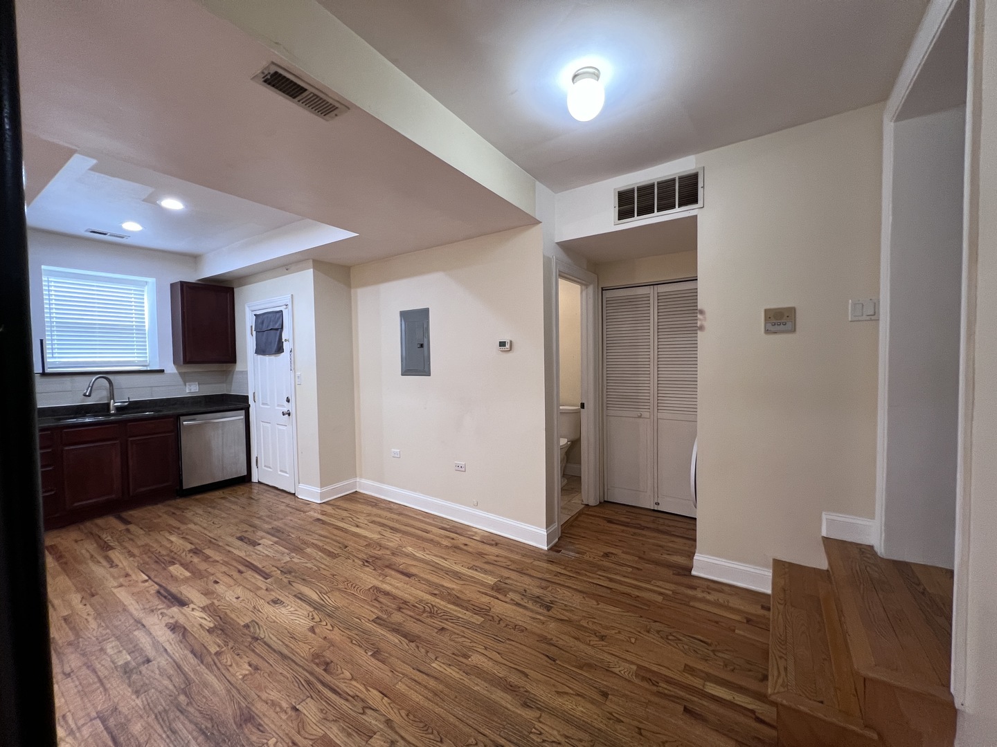 4814 N Avers Avenue G Property Photo 5