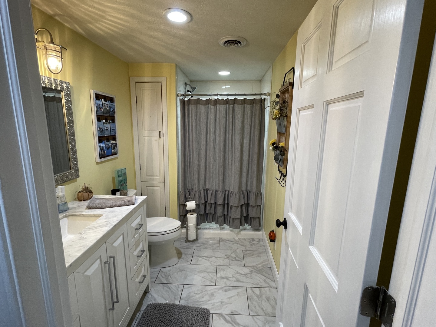 1045 Lakeshore Drive Property Photo 14