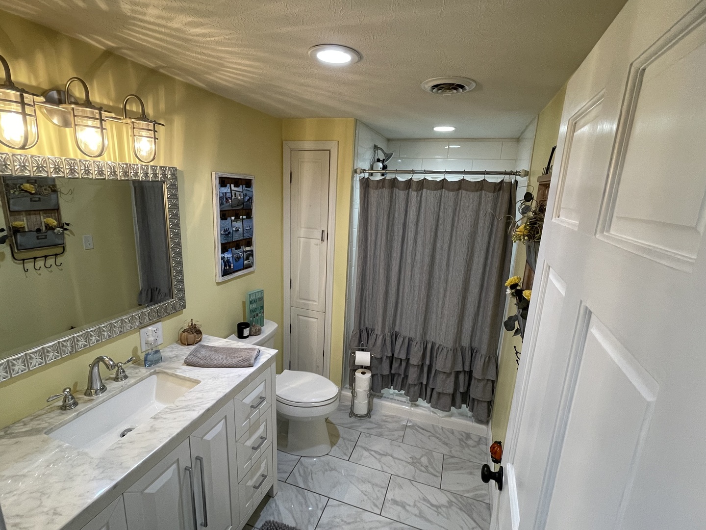 1045 Lakeshore Drive Property Photo 15
