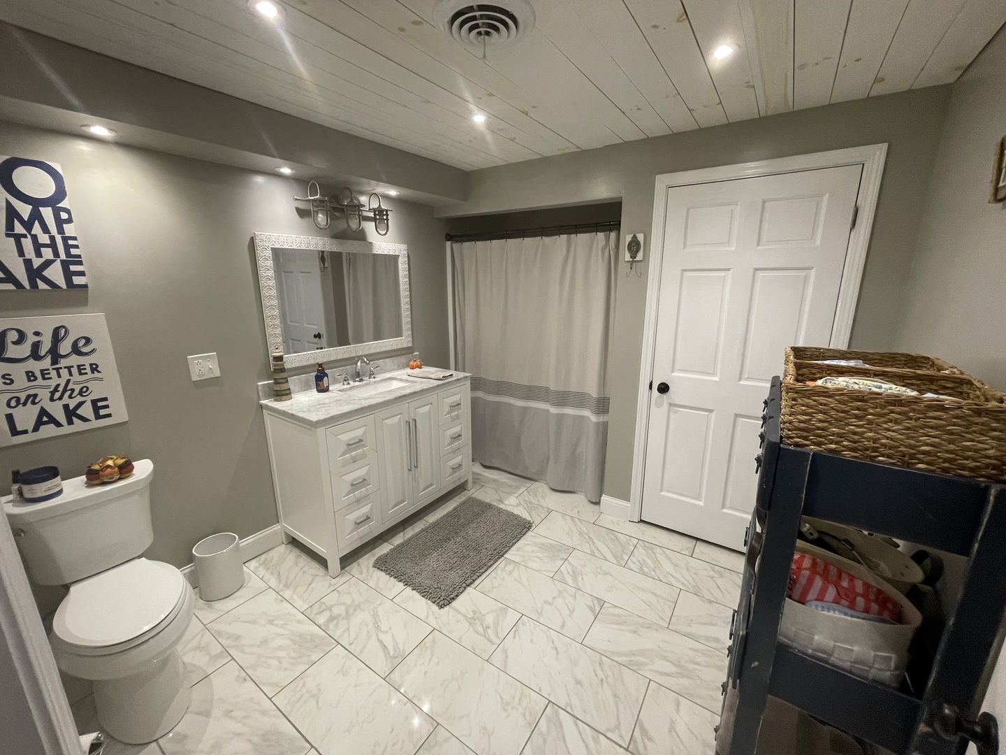1045 Lakeshore Drive Property Photo 19