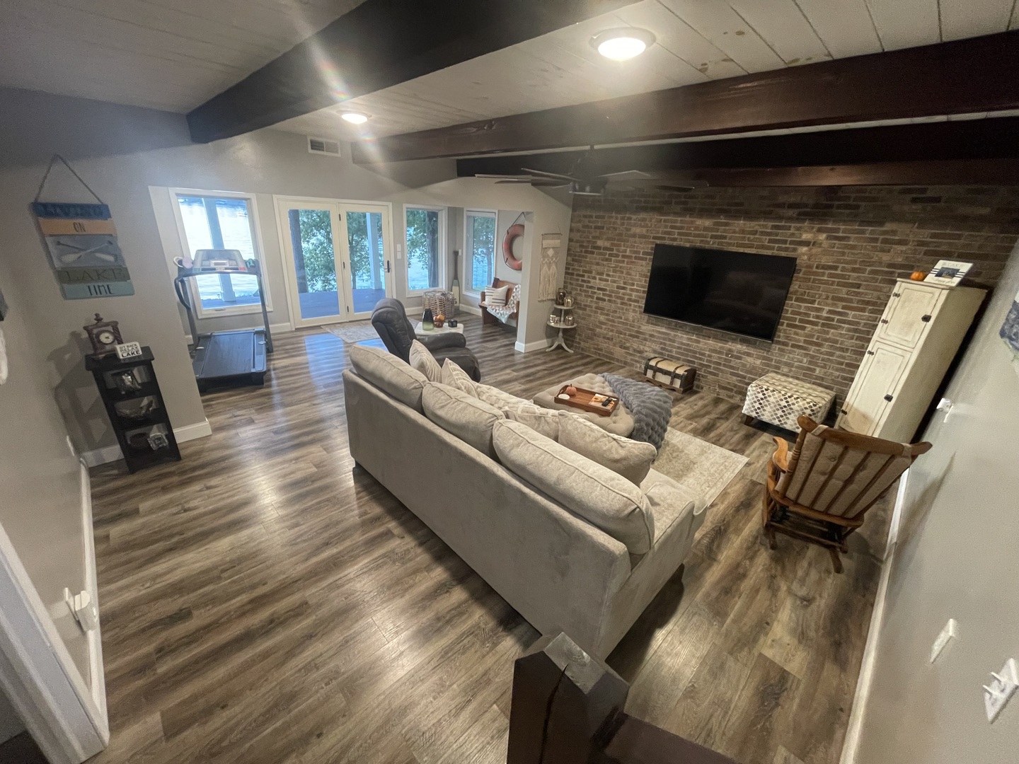 1045 Lakeshore Drive Property Photo 23