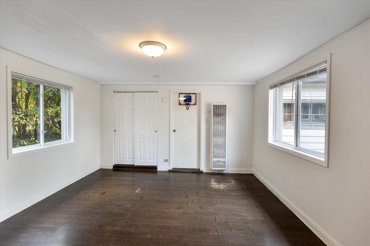 321 Onarga Street Property Photo 23