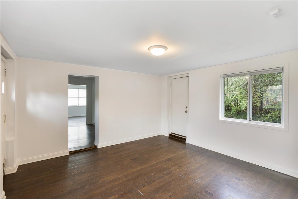 321 Onarga Street Property Photo 24