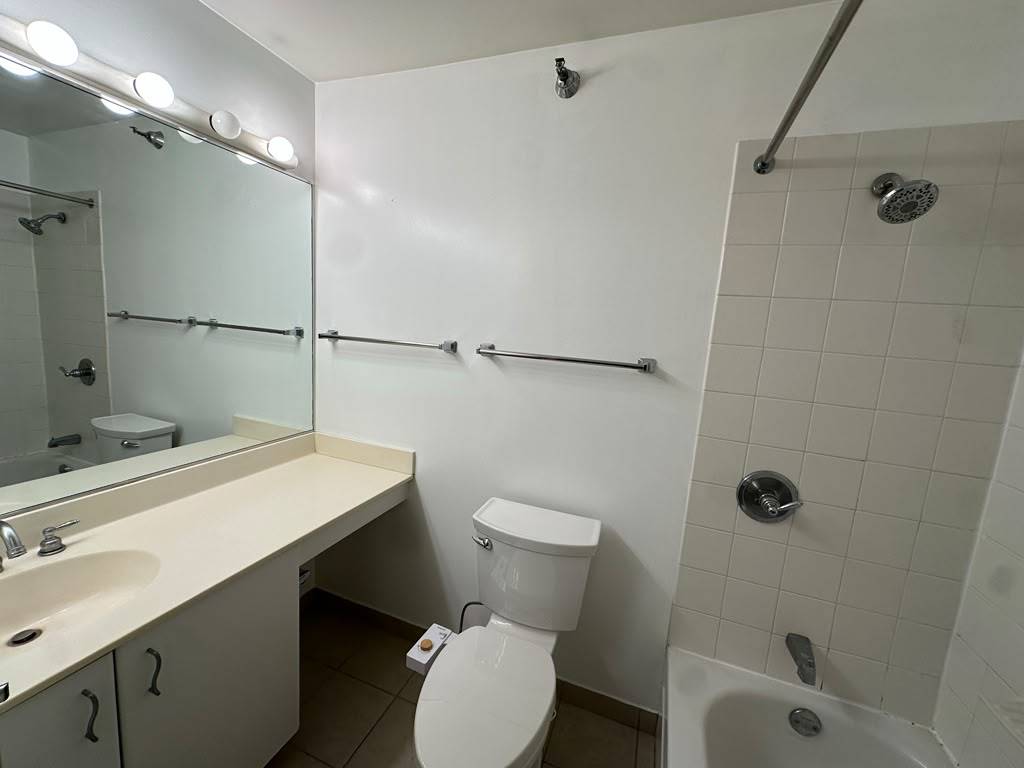 401 E Ontario Street 2307 Property Photo 7